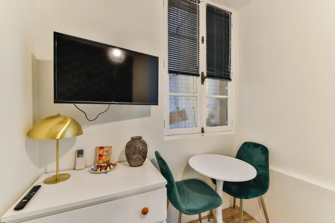 Luxury New Studio 2Pers/Champs Elysees/Ar Apartamento París