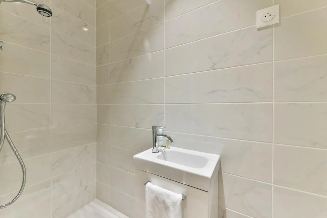 Luxury New Studio 2Pers/Champs Elysees/Ar Apartamento París